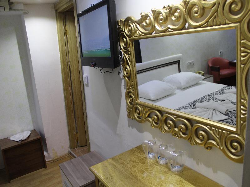 Aquarium Hotel Istanbul Exterior photo