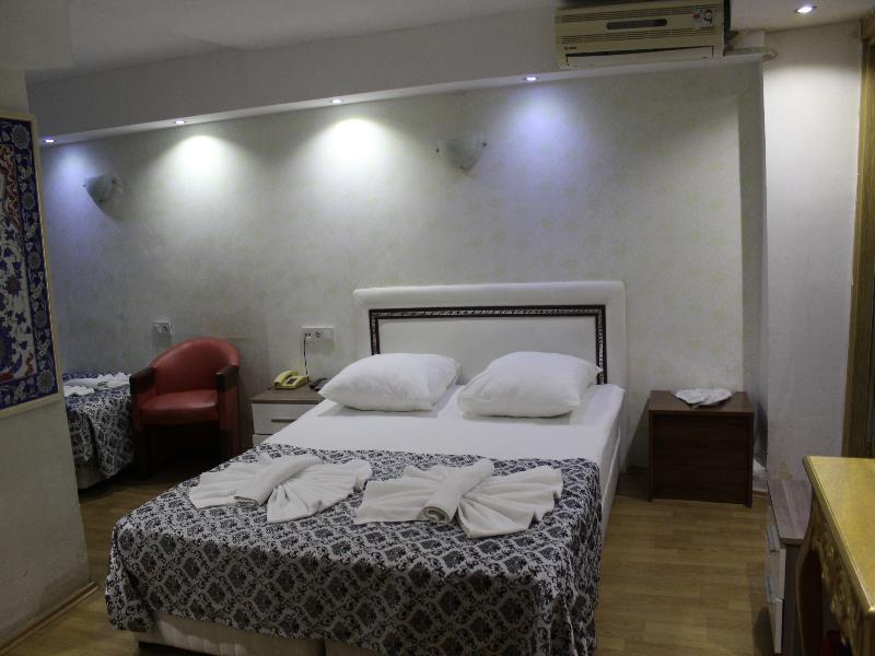 Aquarium Hotel Istanbul Exterior photo