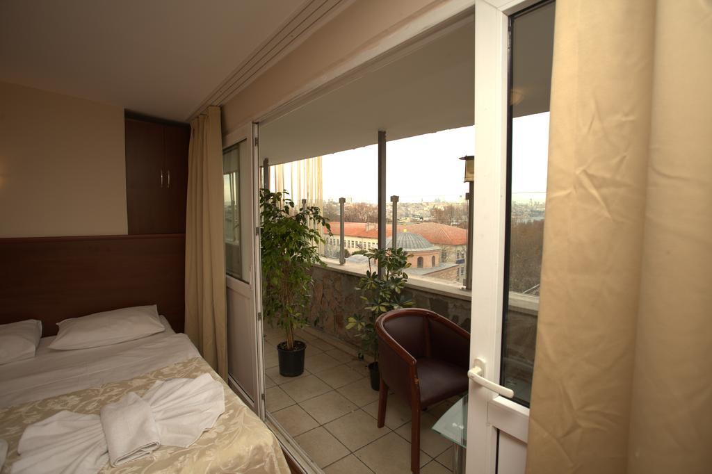 Aquarium Hotel Istanbul Exterior photo